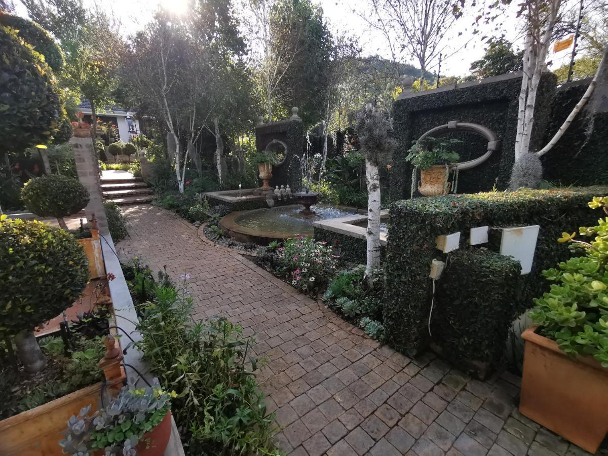 At 98 On Lynburn Guest House Pretoria-Noord Exterior foto