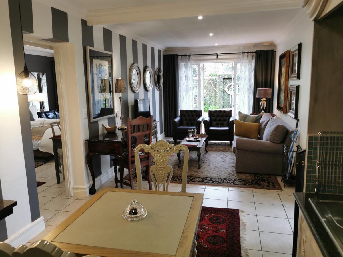 At 98 On Lynburn Guest House Pretoria-Noord Exterior foto