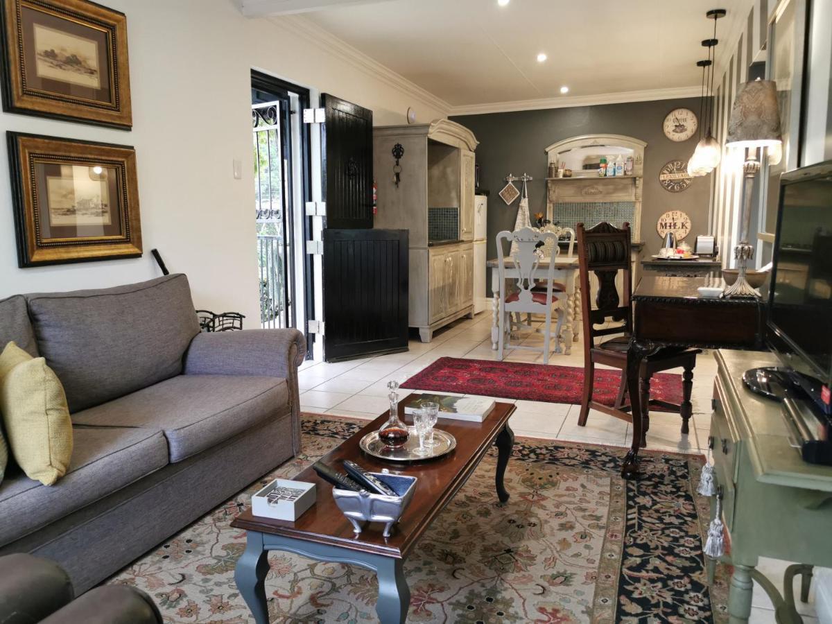 At 98 On Lynburn Guest House Pretoria-Noord Exterior foto