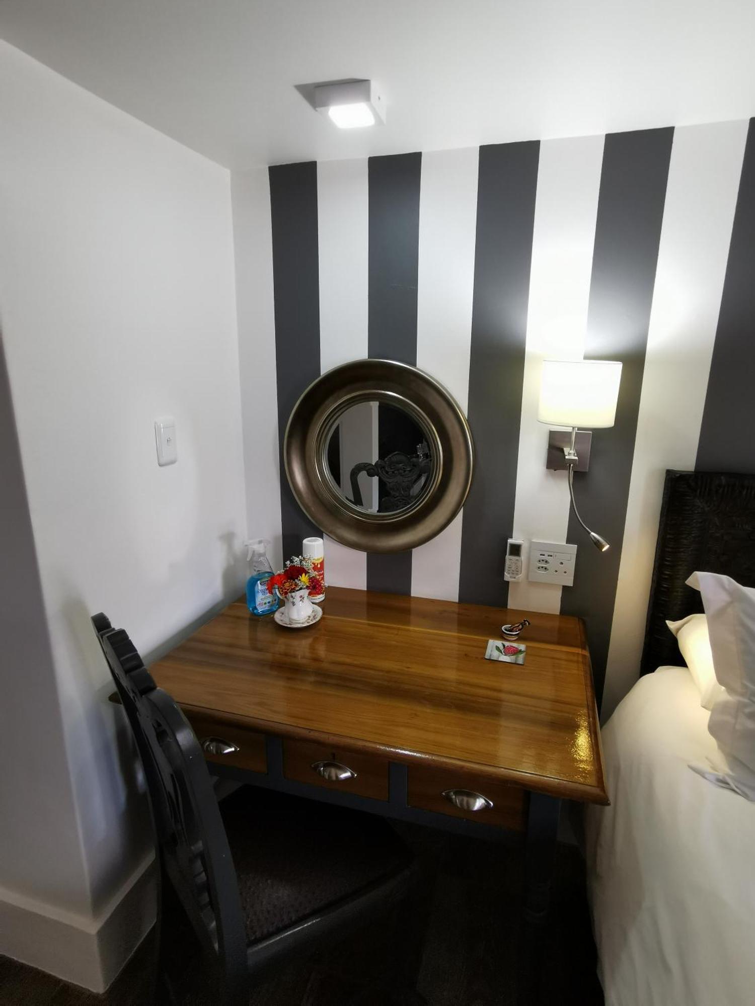 At 98 On Lynburn Guest House Pretoria-Noord Habitación foto